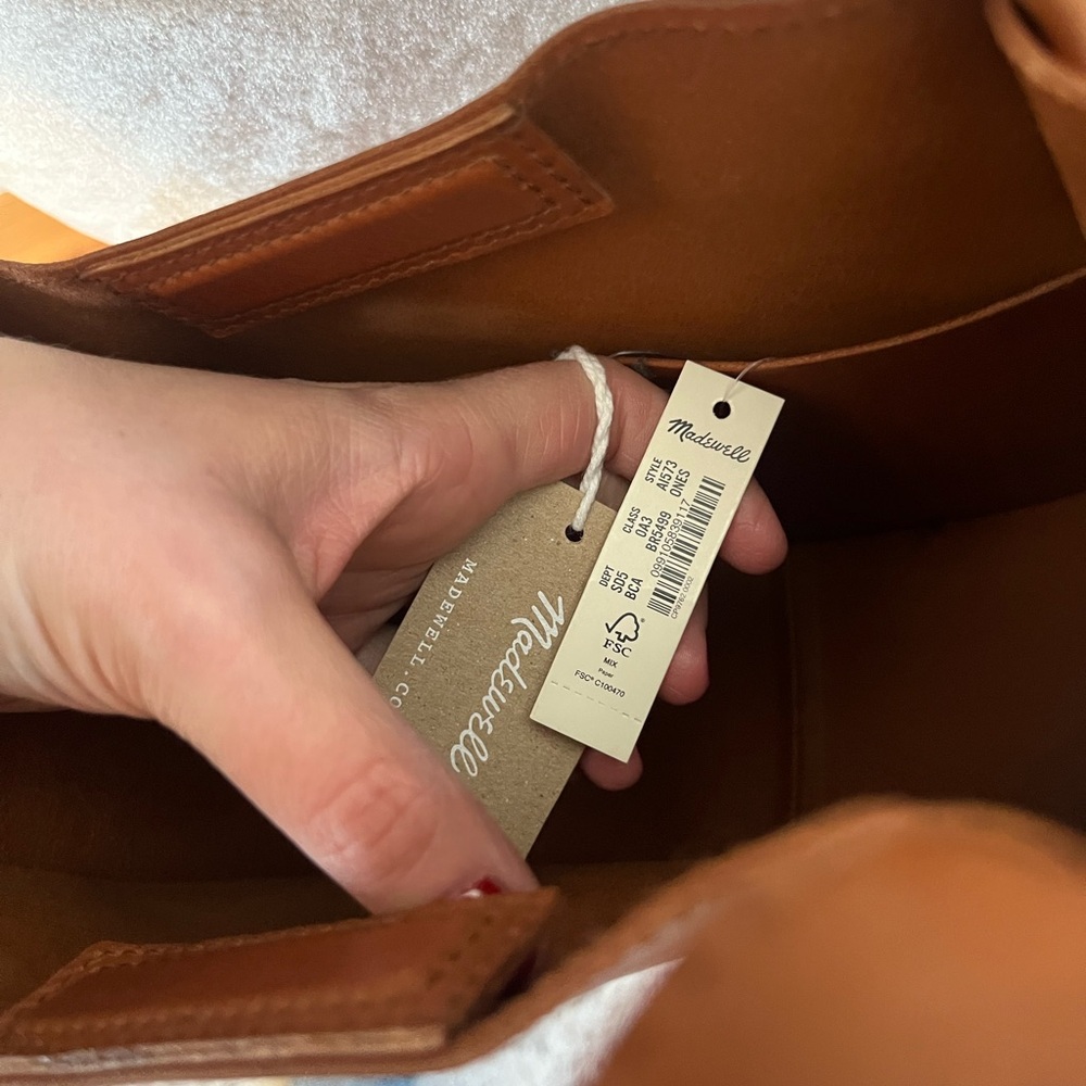 NWT Madewell Brown Leather Shoulder Bag - Picture 3 of 6